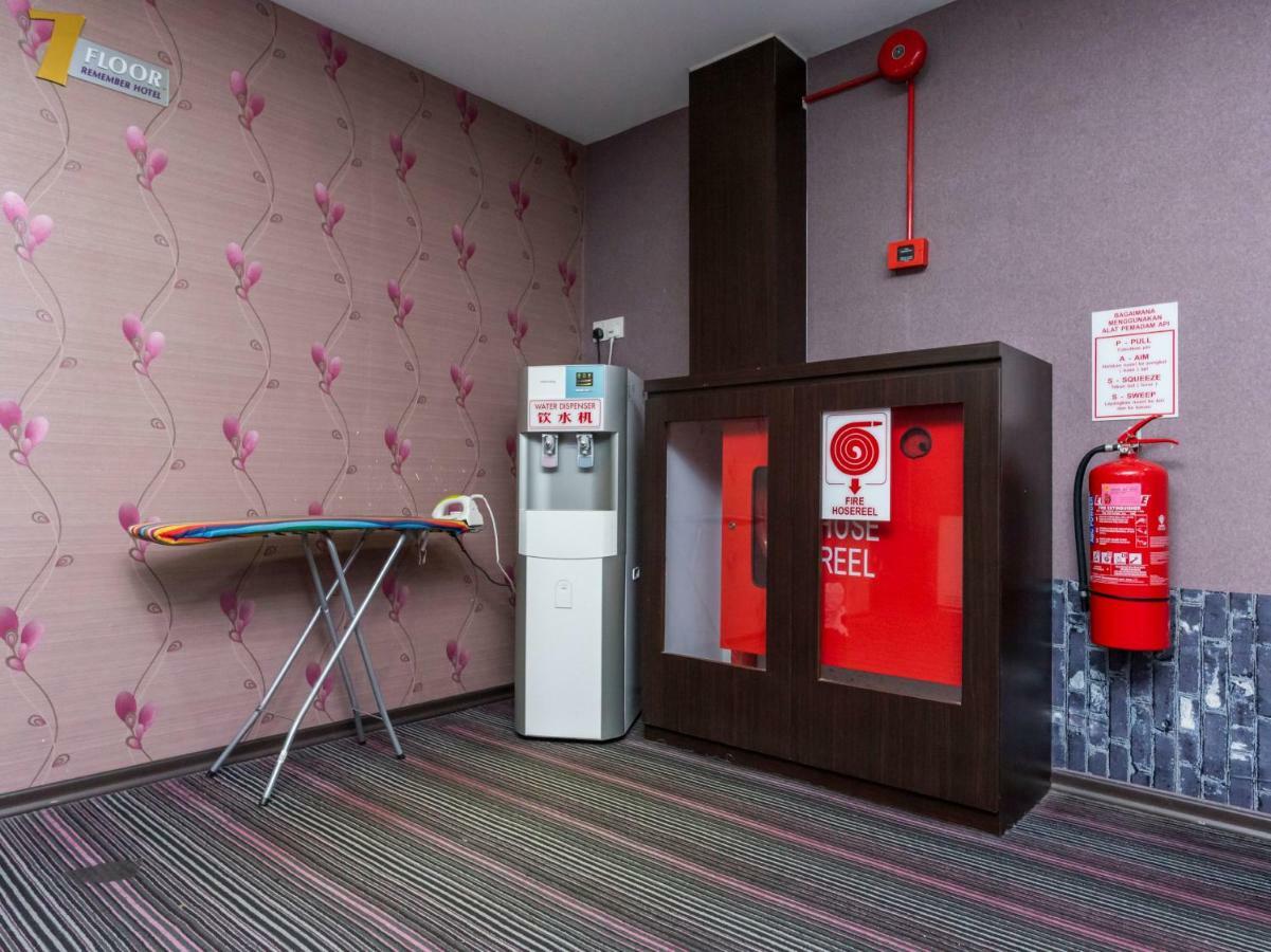Remember Hotel Bukit Gambir Zewnętrze zdjęcie