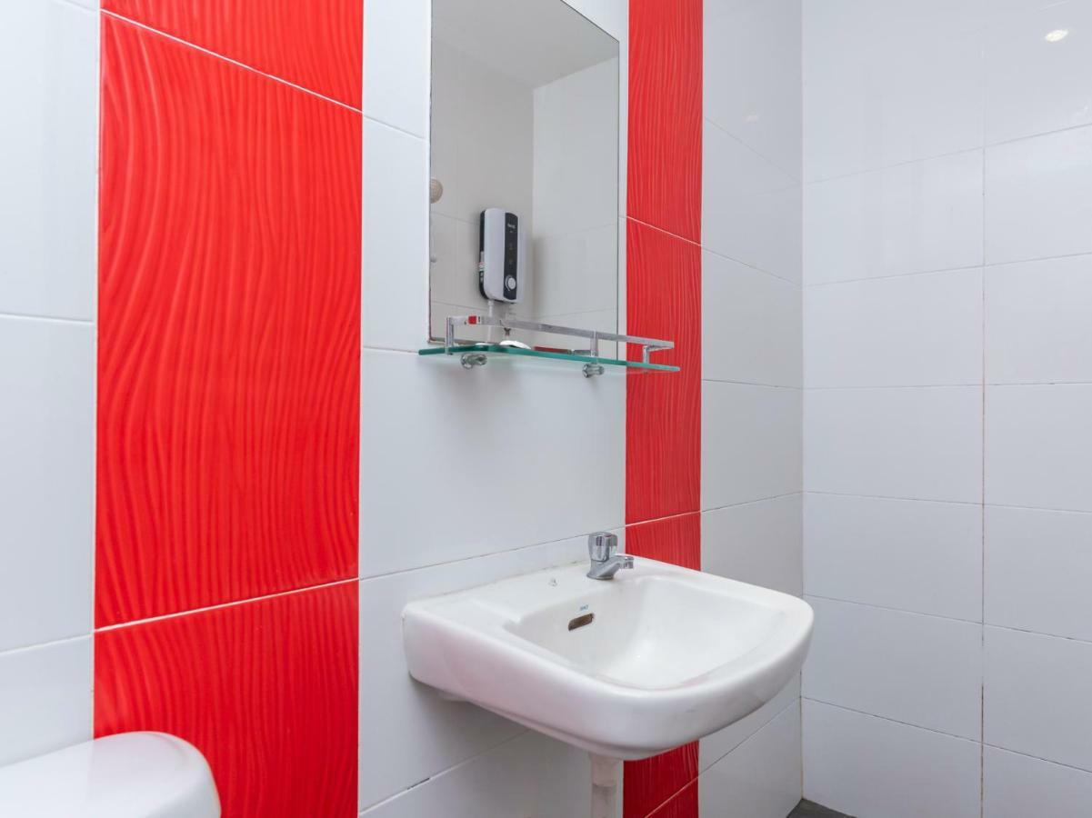 Remember Hotel Bukit Gambir Zewnętrze zdjęcie